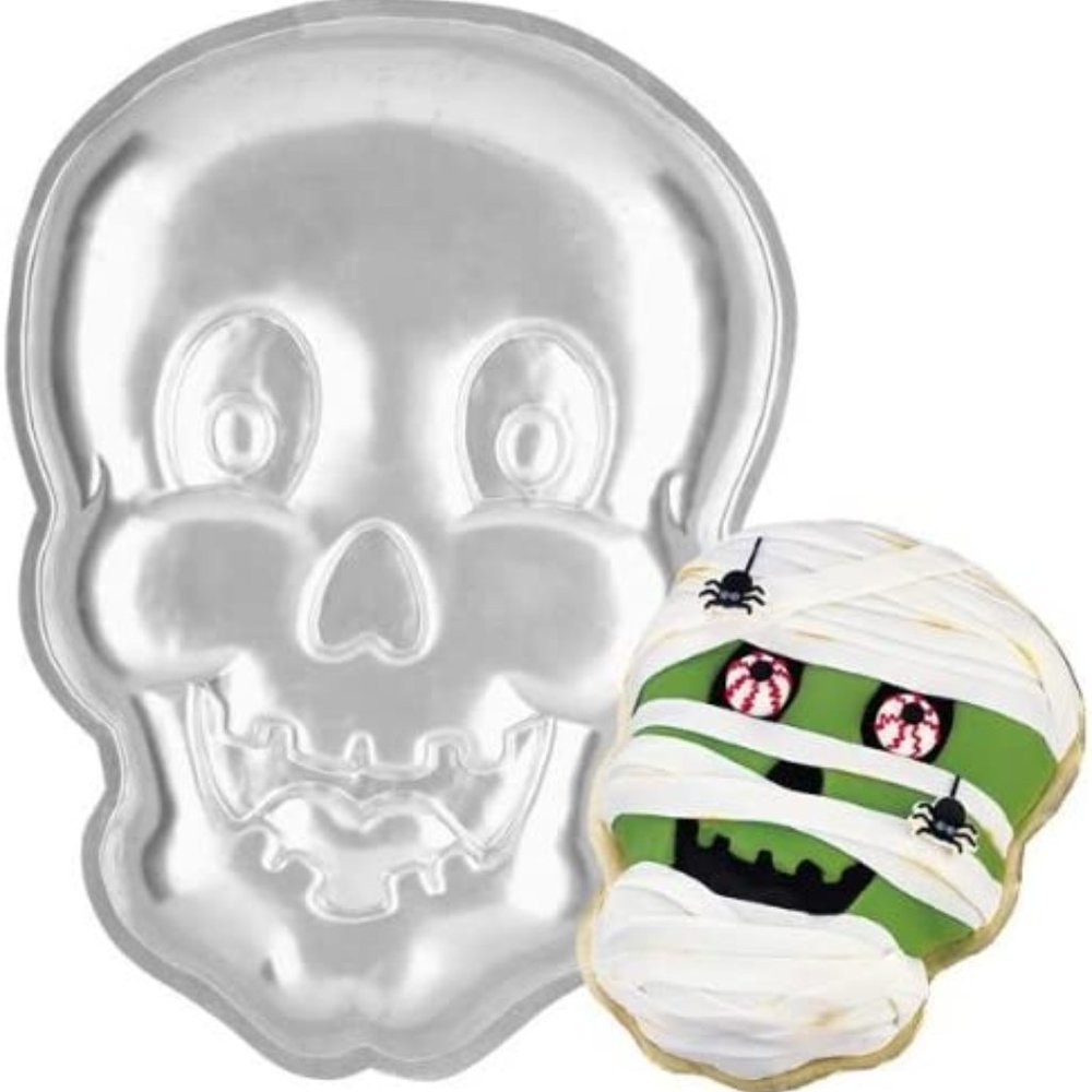 Wilton Smiling Skull Vampire Ghoul Halloween Cake Pan (2105-2057, 2001)